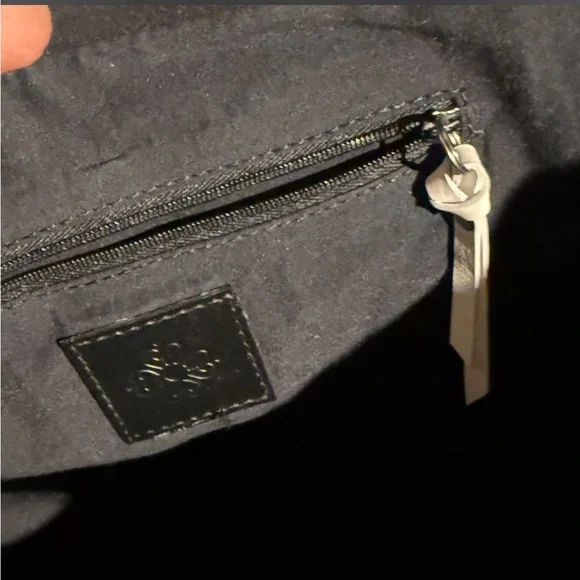 Velez Leather Black Women's Handbag - Picture 5 of 5